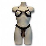 <strong>Леопардовые трусики и открытый лиф F220-01 EF</strong> <br />
Леопардовые трусики стринги и открытый лиф на завязках на шее и спине очень соблазнителен. <div class="charTableblock"> </div> Леопардовые трусики и открытый лиф F220-01 EF 
Леопардовые трусики стринги и открытый лиф на завязках на шее и спине очень соблазнителен.