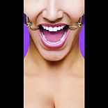 <strong>Фиолетовый расширяющий кляп Hook Gag</strong> <br />
Расширяющий кляп в форме двух крюков с резиновыми наконечниками для безопасного использования. <div class="charTableblock"><div><span>Тип</span>: другой</div><div><span>Цвет</span>: другой</div><div><span>Производитель</span>: OUCH by Shots Media BV, Нидерланды</div></div> Фиолетовый расширяющий кляп Hook Gag 
Расширяющий кляп в форме двух крюков с резиновыми наконечниками для безопасного использования.