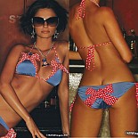 <strong>Голубое бикини с красными бантами YAMI LOLLIPOP HU11291-637OS </strong> <br />
Голубое бикини из лифа-треугольниками, верх чашечек украшены яркими красными бантами в белый горошек, классические трусики на ярких широких завязках, на попке пышный бант. <div class="charTableblock"><div><span>Размер</span>: XS (40-42); S (42-44); M (44-46); L (46-48)</div><div><span>Цвет</span>: другой</div></div> Голубое бикини с красными бантами YAMI LOLLIPOP HU11291-637OS  
Голубое бикини из лифа-треугольниками, верх чашечек украшены яркими красными бантами в белый горошек, классические трусики на ярких широких завязках, на попке пышный бант.