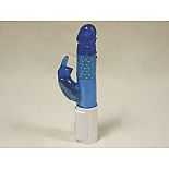 <strong>Вибромассажер компьютерного типа</strong> <br />
Гелевый вибромассажер компьютерного типа с прозрачной колбой. В колбе - маленькие металлические шарики, которые перемещаются вместе с поступательным движением (вверх-вниз) головки искусственного члена. Встроенный пульт управления вибрацией регулирует 4 степени вибрации клиторального стимулятора и 4 скорости поступательного движения головки и шариков.  <div class="charTableblock"> </div> Вибромассажер компьютерного типа 
Гелевый вибромассажер компьютерного типа с прозрачной колбой. В колбе - маленькие металлические шарики, которые перемещаются вместе с поступательным движением (вверх-вниз) головки искусственного члена. Встроенный пульт управления вибрацией регулирует 4 степени вибрации клиторального стимулятора и 4 скорости поступательного движения головки и шариков.