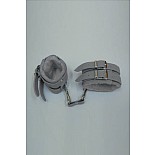 <strong>Наручники серебристые</strong> <br />
Изготавливаются из искусственной кожи. <div class="charTableblock"><div><span>Материал</span>: кожзам</div><div><span>Цвет</span>: другой</div><div><span>Производитель</span>: Sitabella, Россия</div></div> Наручники серебристые 
Изготавливаются из искусственной кожи.