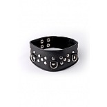 <strong>Ошейник</strong> <br />
Изготовлен из натуральной кожи с велюровой подкладкой. <div class="charTableblock"><div><span>Материал</span>: кожа</div><div><span>Цвет</span>: черный</div></div> Ошейник 
Изготовлен из натуральной кожи с велюровой подкладкой.