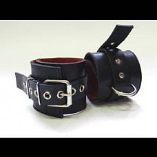 <strong>Наножники с красным подкладом </strong> <br />
Имеют застежку, с помощью которой удобно регулируется Размер.<div class="charTableblock"><div><span>Материал</span>: кожа</div><div><span>Производитель</span>: Beastly, Россия</div></div> Наножники с красным подкладом  
Имеют застежку, с помощью которой удобно регулируется Размер.