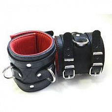 <strong>Широкие подвёрнутые наручники с красным подкладом</strong> <br />
Застежка: 2 ремешка с пряжками  с 3-мя сварными D-кольцами, с мягкой проставкой, обтянутой кожей внутри, без соединительной фиксации, подшитые.<div class="charTableblock"><div><span>Материал</span>: кожа</div><div><span>Цвет</span>: черный</div><div><span>Производитель</span>: Beastly, Россия</div></div> Широкие подвёрнутые наручники с красным подкладом 
Застежка: 2 ремешка с пряжками  с 3-мя сварными D-кольцами, с мягкой проставкой, обтянутой кожей внутри, без соединительной фиксации, подшитые.