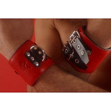 <strong>Наручи широкие (красные)</strong> <br />
Наручи широкие(красные). Широкие наручники застегиваются на 2 пряжки. Ширина – 7 см. Подкладка : синтетическая пена обтянутая мягкой кожей или замшей. Прилагается карабин. Кожа красная.<div class="charTableblock"><div><span>Материал</span>: кожа</div><div><span>Цвет</span>: красный, розовый</div><div><span>Производитель</span>: Подиум, Россия</div></div> Наручи широкие (красные) 
Наручи широкие(красные). Широкие наручники застегиваются на 2 пряжки. Ширина – 7 см. Подкладка : синтетическая пена обтянутая мягкой кожей или замшей. Прилагается карабин. Кожа красная.