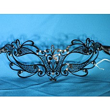   Flora 
        ,     .