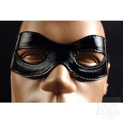 Фотография 2:  Чёрная лаковая маска на глаза  Хищница  Фотография 2  Чёрная лаковая маска на глаза  Хищница