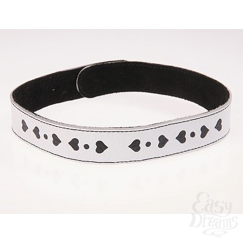 Фотография 1:  Кожаный белый ошейник с аппликацией в виде сердечек Фотография 1:  Кожаный белый ошейник с аппликацией в виде сердечек