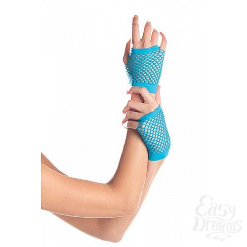  7    Fishnet Gloves