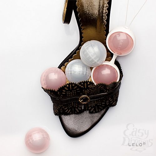  1:   Luna Beads (LELO)